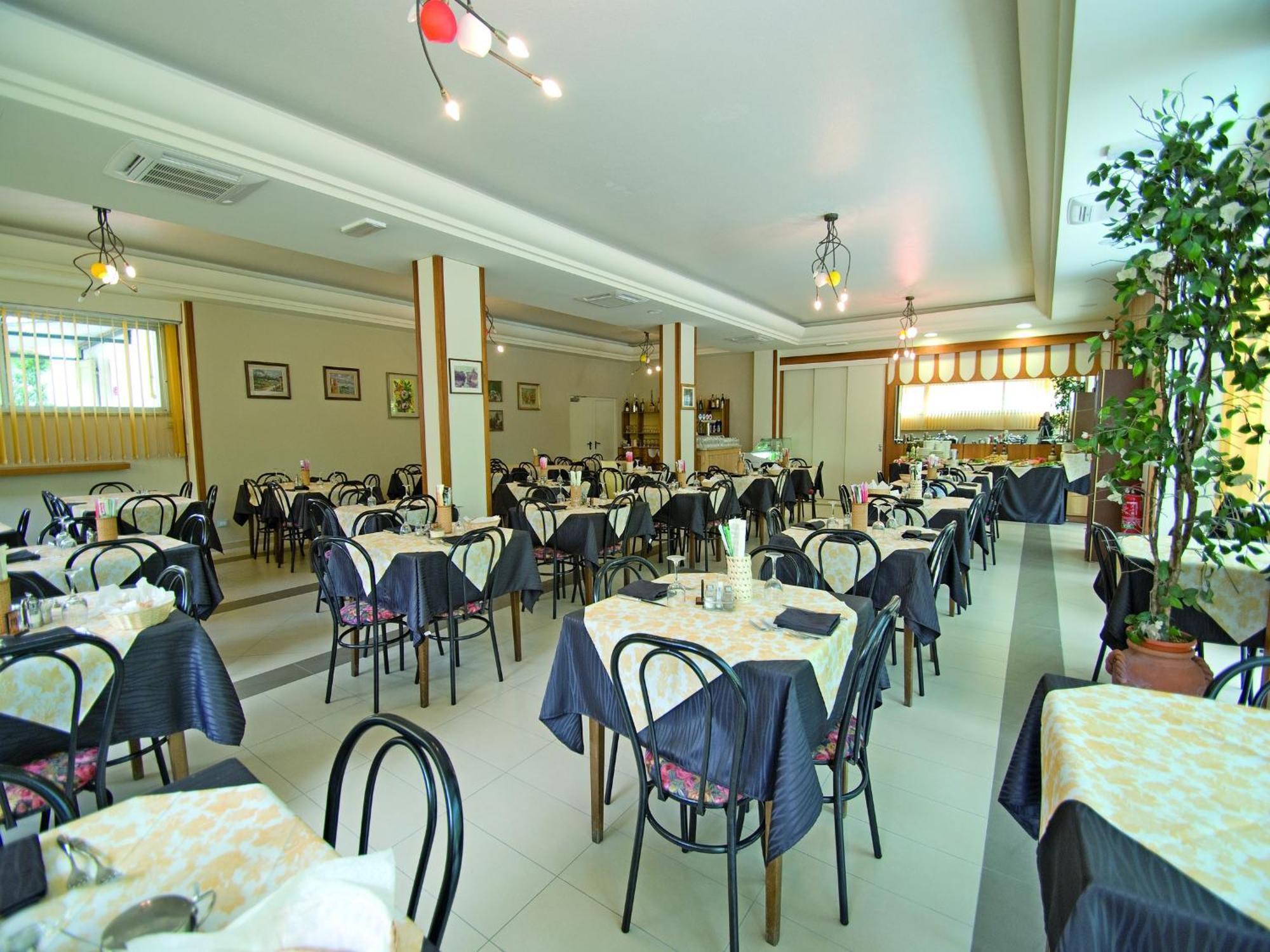 Hotel Solaria Marina Romea Exterior foto